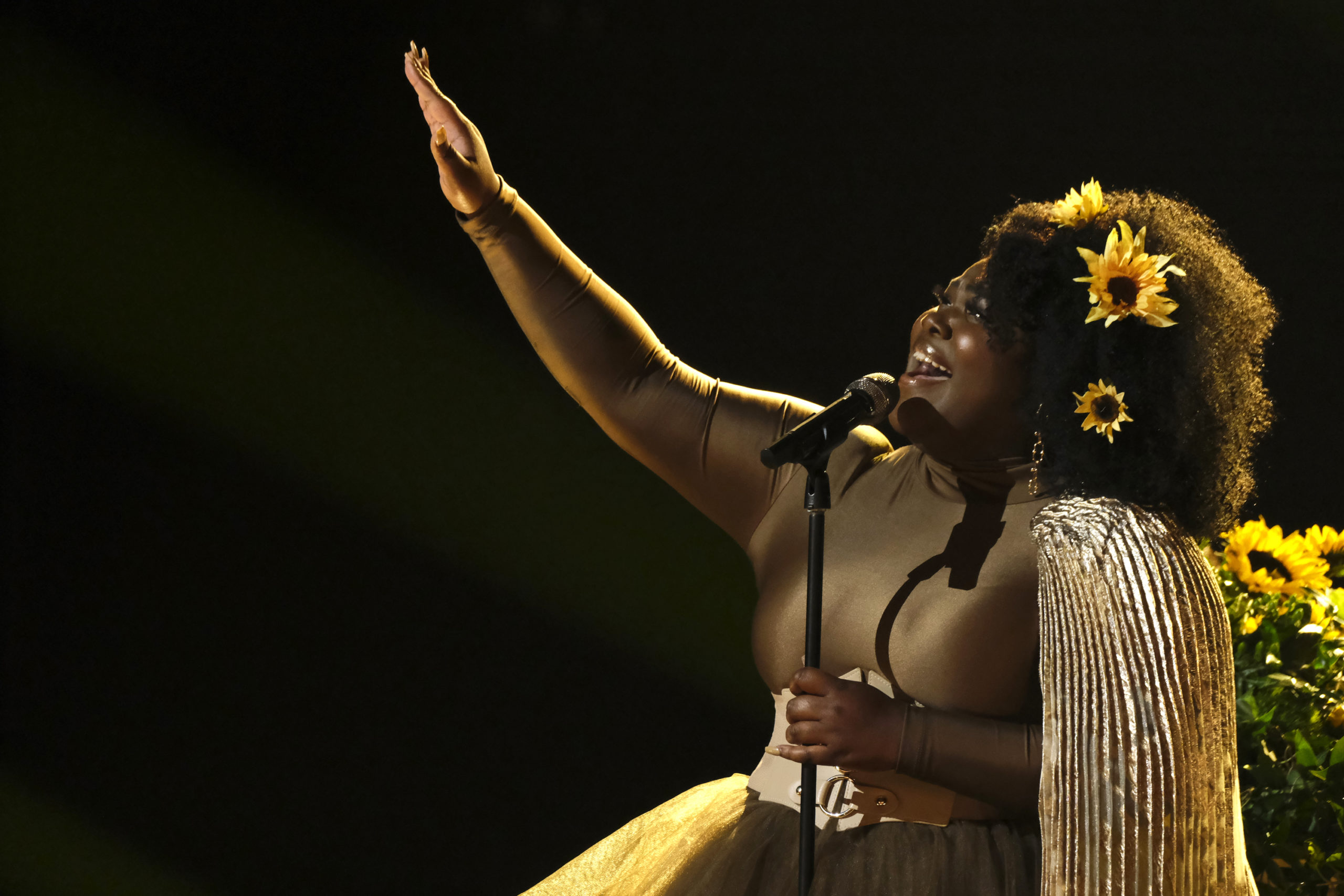 Jershika Maple performing live